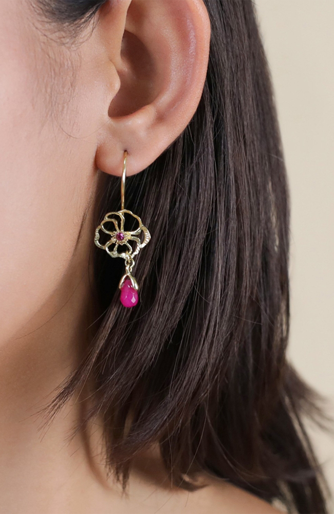 POPPY Small Flower On Hook Earrings