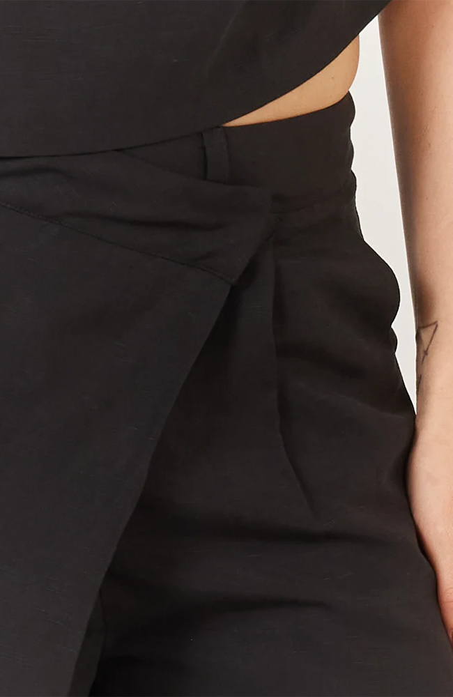 Sandara Pant - Black