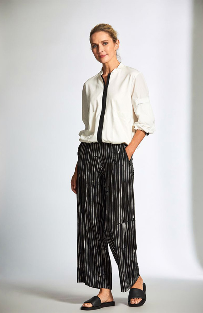 Contrast Zip Cardi - Ecru/Black