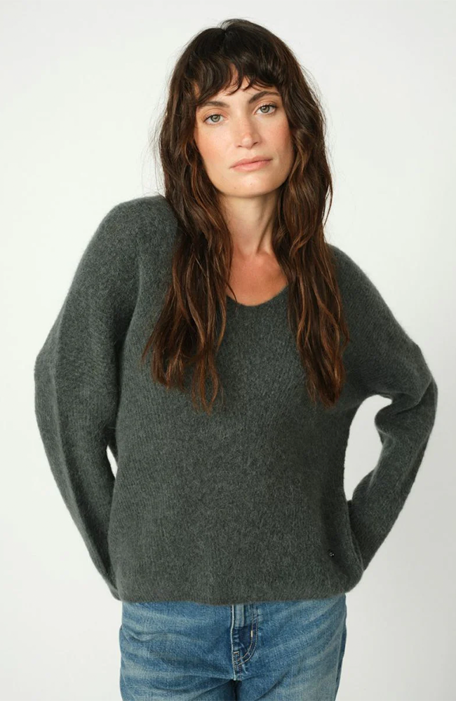 Thora V-neck Knit - Urban Chic