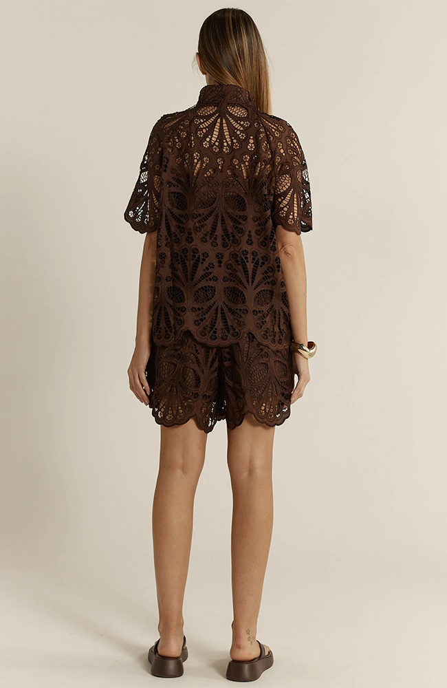 Elara Broderie Blouse – Chocolate