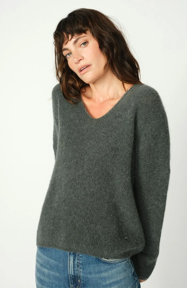 Thora V-neck Knit - Urban Chic