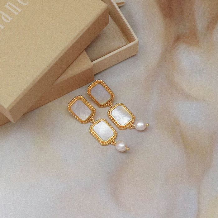 Elizabeth Earrings - Gold