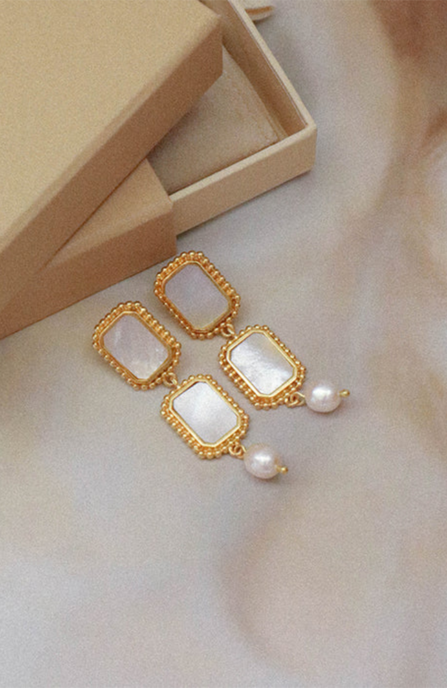 Elizabeth Earrings - Gold