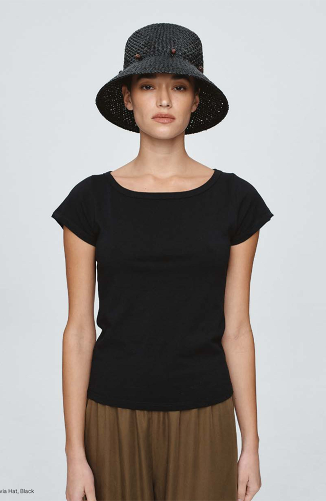 Avia Hat - Black