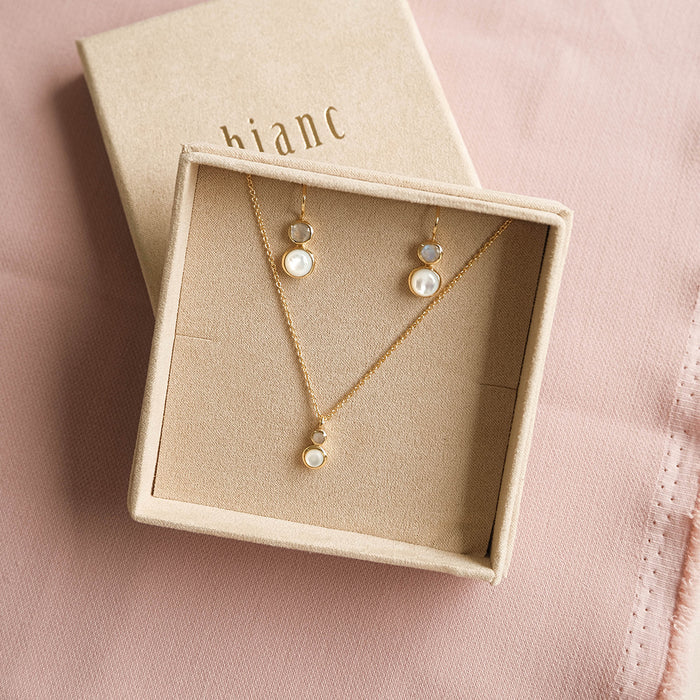 Posy Necklace - Mother of Pearl