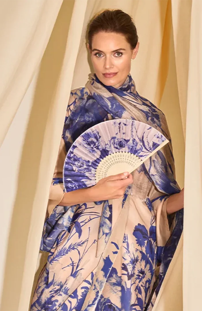 Hand Fan - China Blue Blooms