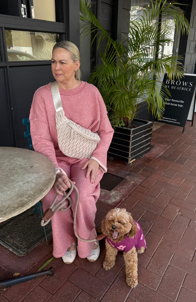 Dantown Sweatshirt - Love At First Sight