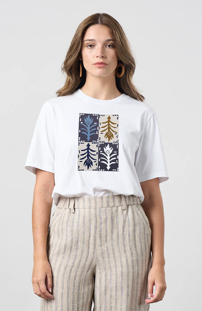 Outro Tee - White Quartet