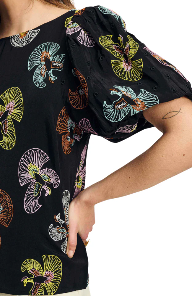 Embroidery Sky Black Top - Black