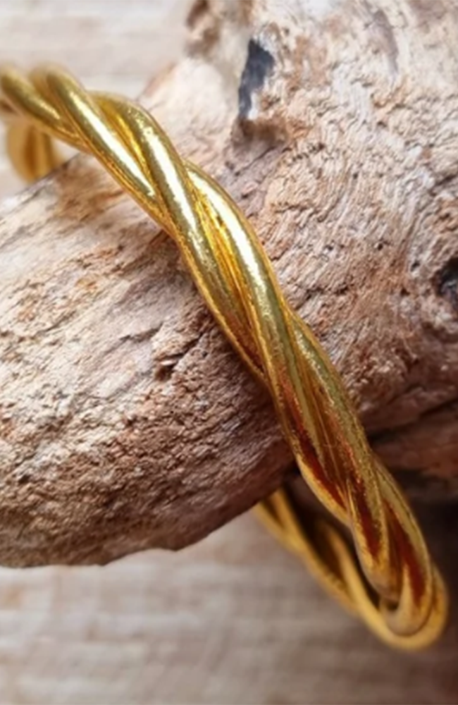 Budhist Temple Bangle Twist - Gold