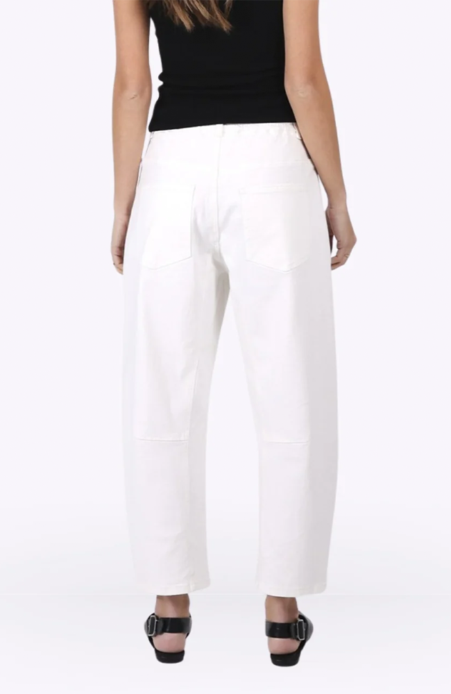Leo Barrel Leg Jean - White