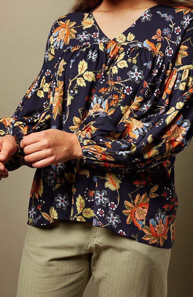 Vail Top - Navy Floral