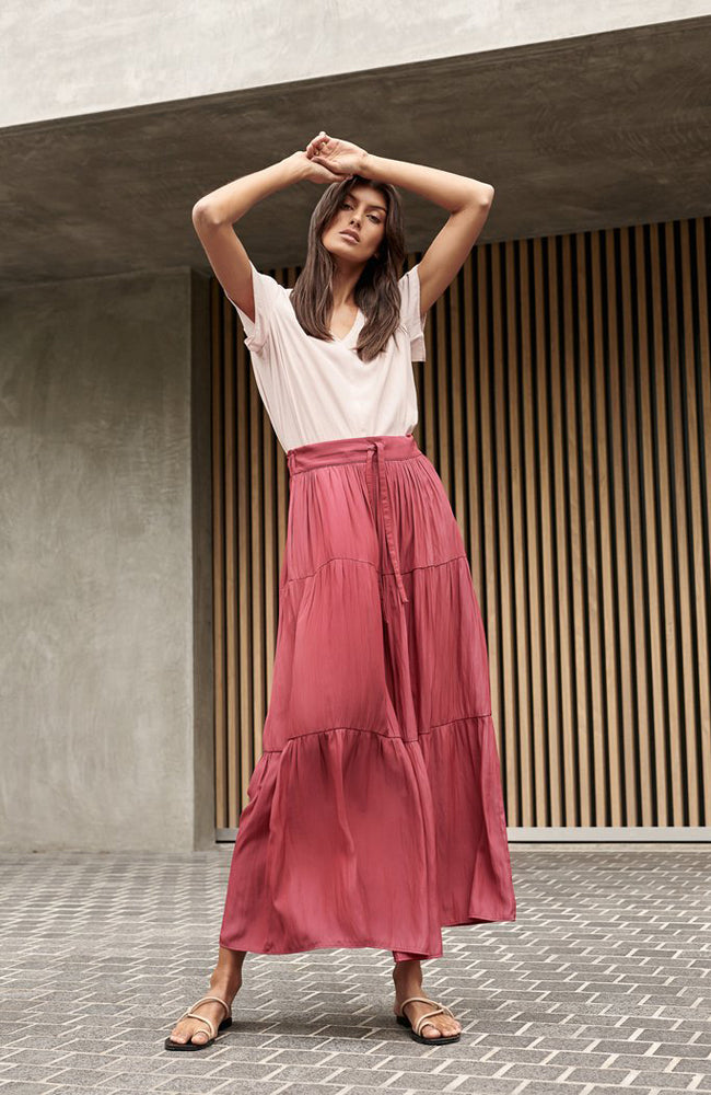 Varv Skirt - Crimson