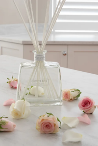 Hallmark Diffuser - White Roses & Oud Wood 700ml